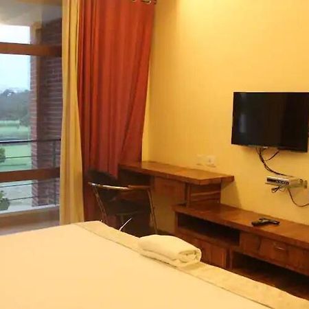 Mak Hotel Бангалор Екстериор снимка