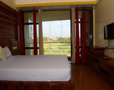 Mak Hotel Бангалор Екстериор снимка