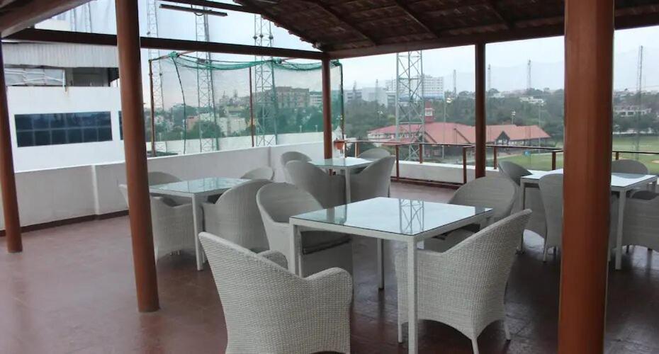 Mak Hotel Бангалор Екстериор снимка